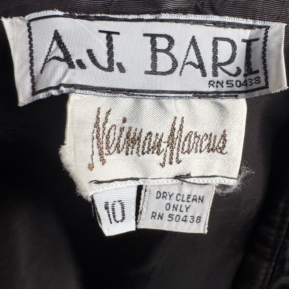 A.J. Bari Neiman Marcus Black Velvet Crop‎ Jacket - Picture 6 of 9